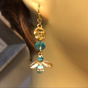 🐝LOVE & PEACE Crystal RHINESTONE BEEs gold